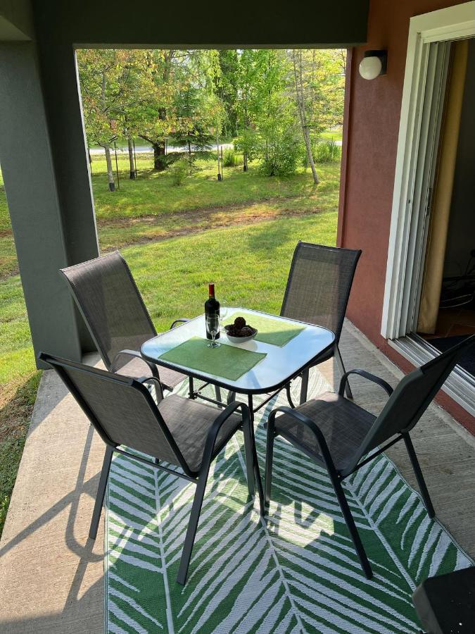 Superbe Condo Plage-Memphremagog Exteriör bild